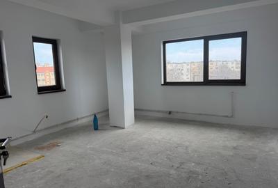 Apartament cu 2 camere decomandat în Km 5 - 1
