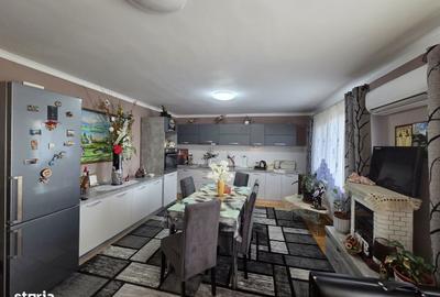 Casă cu 5 camere cu Teren 443 Mp în Central - 13