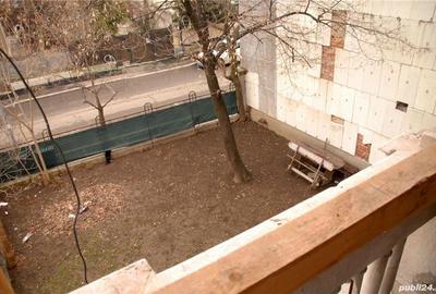 Casă cu 3 camere cu Teren 190 Mp în Central - 2