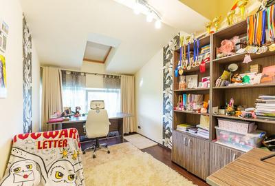 Casă cu 4 camere cu Teren 188 Mp în Grădiște - 2