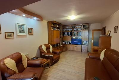 Apartament cu 3 camere decomandat în Gară - 2