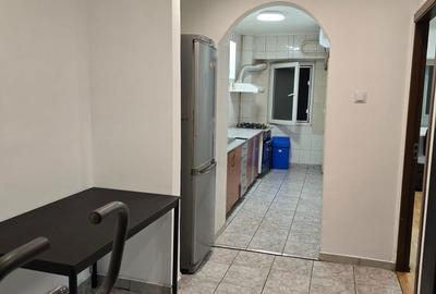 Garsonieră decomandată în Titan - 2