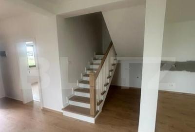 Casă cu 5 camere cu Teren 350 Mp în Giroc