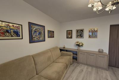 Apartament cu 3 camere semidecomandat în 1 Mai - 15