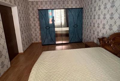 Garsonieră decomandată în Tractorul