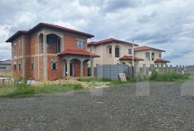 Casă cu 6 camere cu Teren 625 Mp în Moșnița Nouă