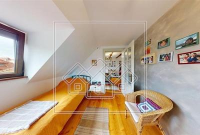 Casa individuala, cu 5 camere, 210 mp utili + teren de 450 mp-V. Aurie - 32