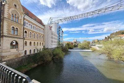 Birou, de 45 mp, în Central - 3