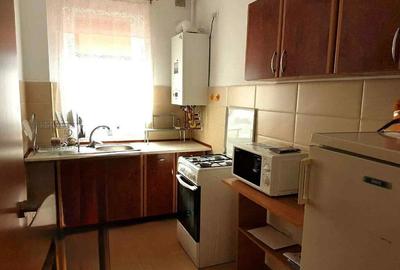 Apartament 2 camere, decomandat - zona Tractorul - 1