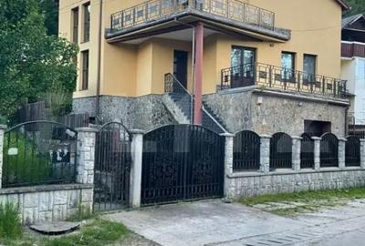 Casă cu 5 camere cu Teren 383 Mp în Central - 18