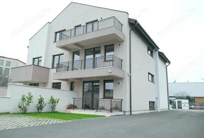 Spațiu comercial, de 90 mp, în Central - 8