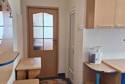 Garsonieră decomandată în Petros - 4