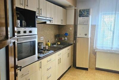 Apartament cu 4 camere decomandat în Central - 3