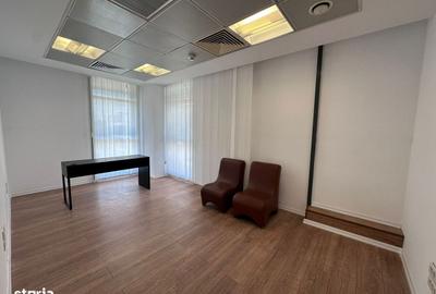 Spațiu comercial, de 200 mp, în Central - 4