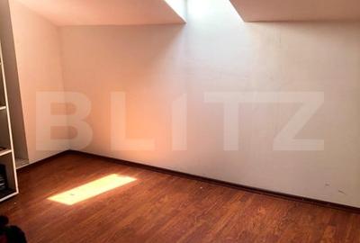 Casă individuală cu 13 camere cu Canalizare în Mofleni - 18