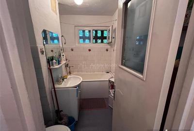 Resita, 2 Cam. Cf. 1, Mobilat+Utilat, Et. 1, Micro 2 - 8