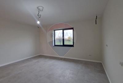 Casă cu 3 camere cu Teren 400 Mp în Crevedia - 6