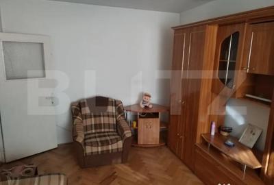 Apartament cu 3 camere decomandat, mobilat în Micro 4 - 3