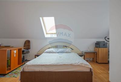 Casă cu 7 camere cu Garaj în Central - 34