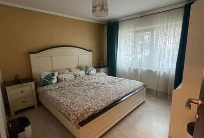 Apartament cu 3 camere, mobilat în Rovine - 7