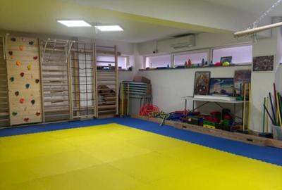 Spațiu comercial, de 185 mp, în Central - 9