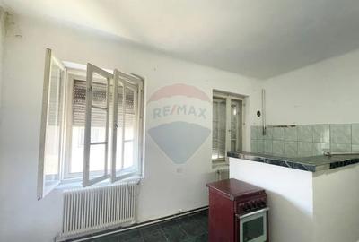 Casă cu 3 camere cu Teren 140 Mp în Central - 5