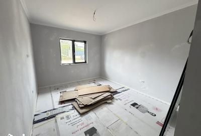 Casă cu 3 camere cu Teren 420 Mp în Central - 2