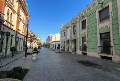 Ultracentral Promendata Stefan cel Mare-cladire interbelica diverse activitati - 3