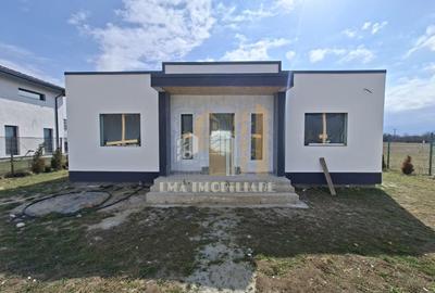 Casă individuală cu 4 camere cu Canalizare în Sânpetru - 3