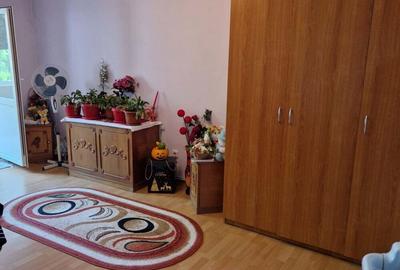 Apartament cu 4 camere decomandat în Vlădeni - 1