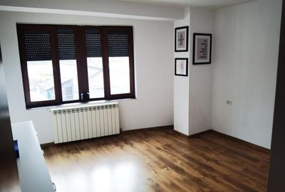 Casă individuală cu 10 camere cu Teren 360 Mp în Central - 10