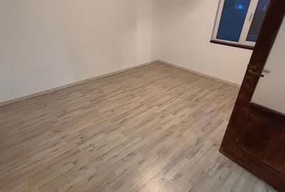 Casă cu 3 camere cu Teren 300 Mp în Lumina