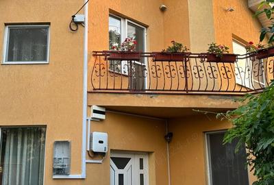 Casă cu 8 camere cu Teren 400 Mp în Central - 2