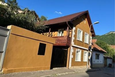 Casă cu 4 camere în Drumul Carului - 1
