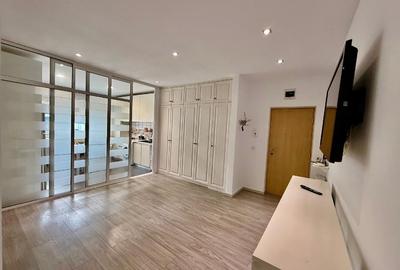Apartament cu 3 camere semidecomandat, mobilat în Florești