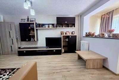 Apartament cu 3 camere semidecomandat, mobilat în Colentina - 13
