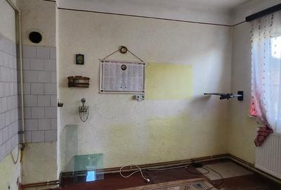 Garsoniera situata "la casa" in cartier Noua,suprafata utila 45 mp, teren 138 mp - 6