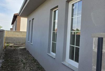 Casă cu 3 camere cu Teren 300 Mp în Circumvalațiunii - 15