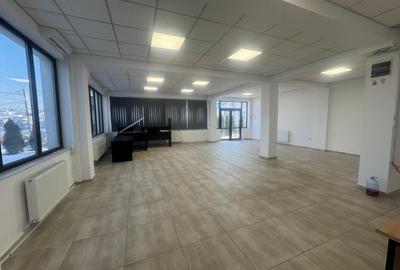 Hlincea , spatiu comercial 115 mp , parcare proprie - 1