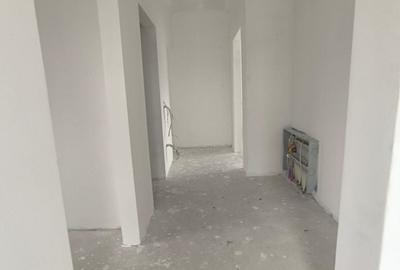 Casă cu 5 camere cu Teren 445 Mp în Cug - 3