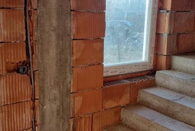 Apartament la casa parter+etaj+ curte in Episcopia Oradea - 1