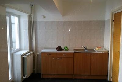 Casă cu 4 camere cu Teren 140 Mp în Unirii - 1