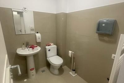 Spațiu comercial, de 96.6 mp, în Central - 1