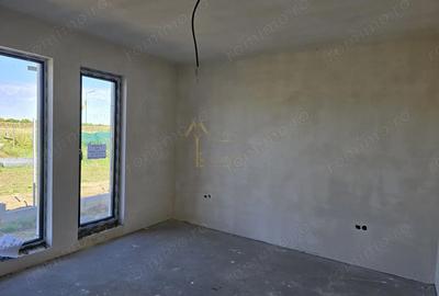 Casă cu 4 camere cu Canalizare în Central - 12