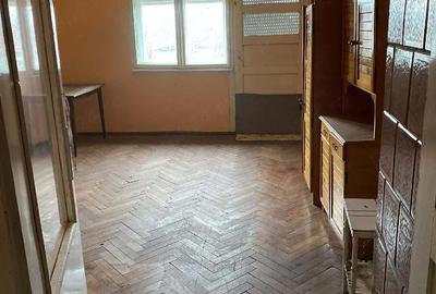 Casă cu 2 camere cu Teren 500 Mp în Mocrea - 2