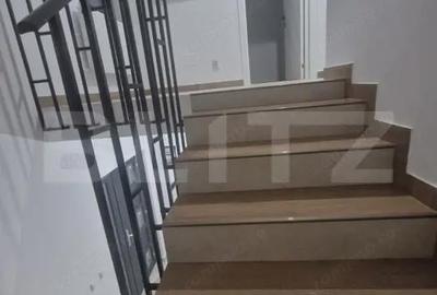 Casă cu 4 camere cu Teren 420 Mp în Central - 1