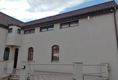 Casă cu 6 camere cu Garaj în Lipovei - 3