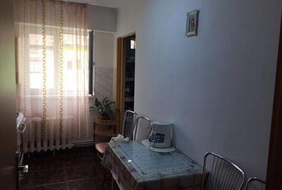 Apartament cu 3 camere decomandat în Vitrometan - 1