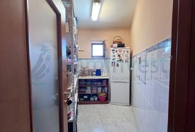 Casă individuală cu 8 camere cu Canalizare în Episcopia Bihorului - 38