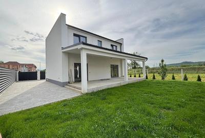 Casă cu 4 camere cu Teren 350 Mp în Exterior Vest - 1